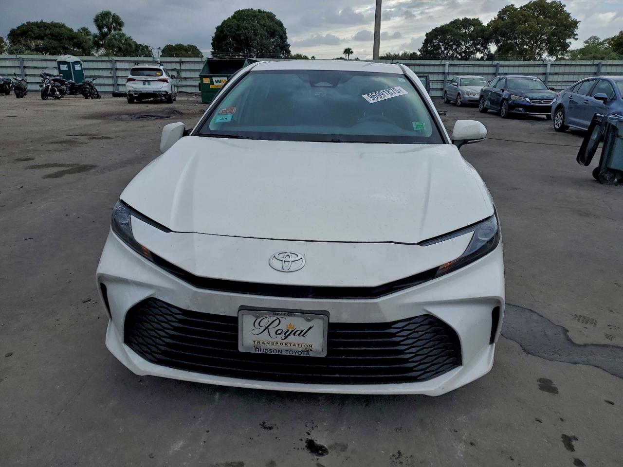 2025 TOYOTA CAMRY XSE photo 5