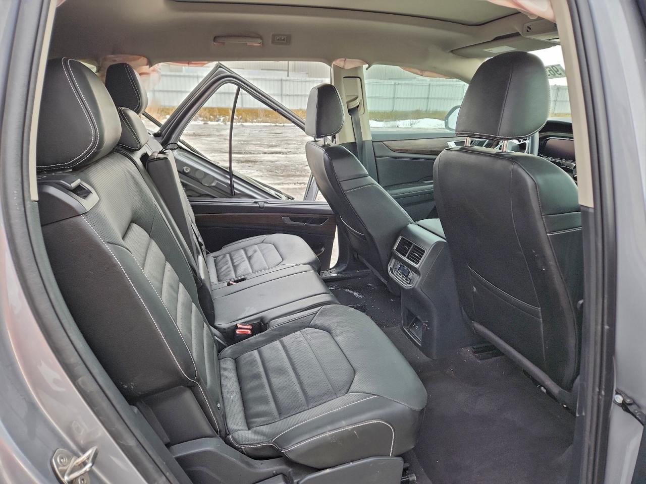 2024 VOLKSWAGEN ATLAS SEL photo 11