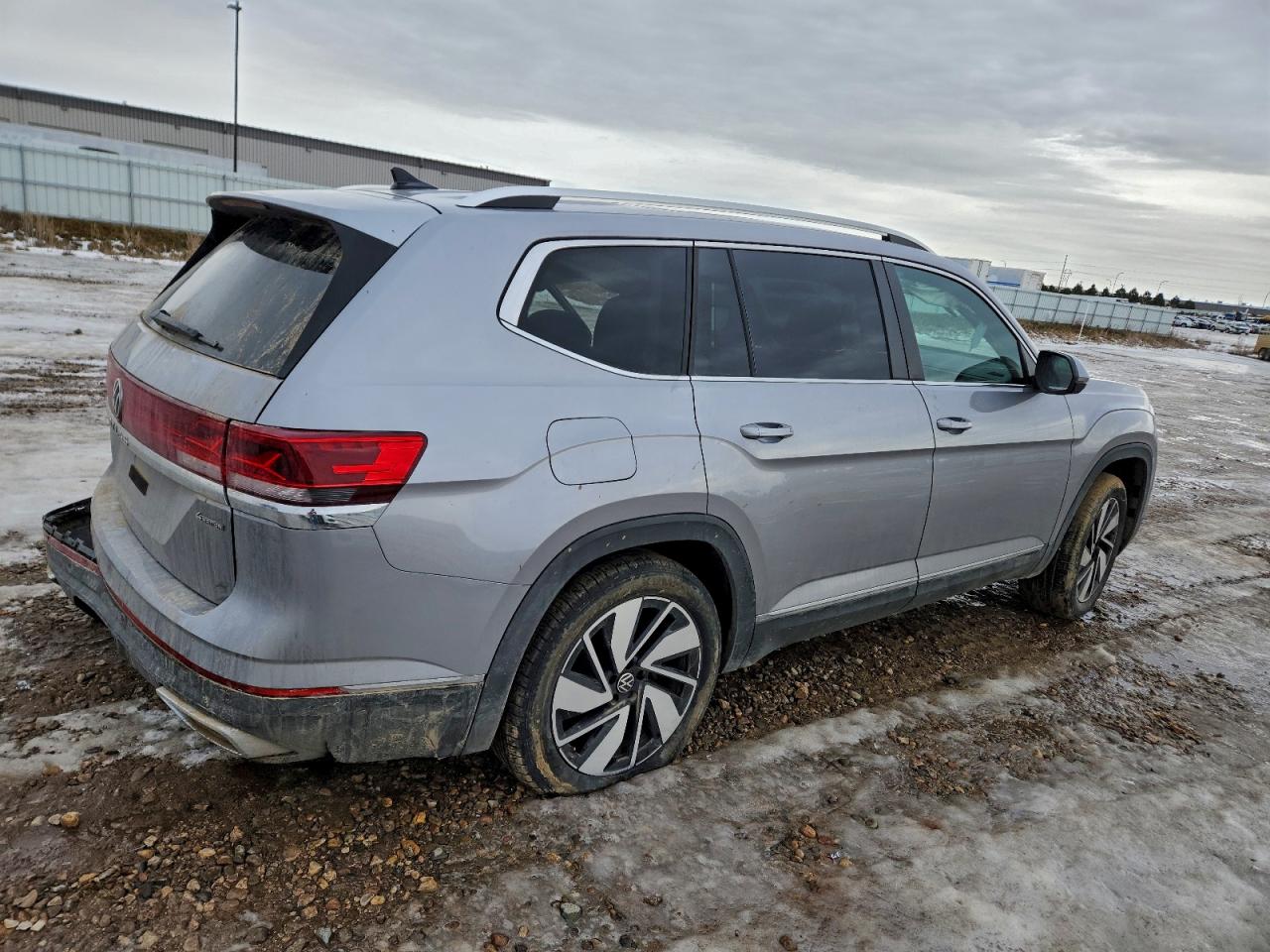 2024 VOLKSWAGEN ATLAS SEL photo 3