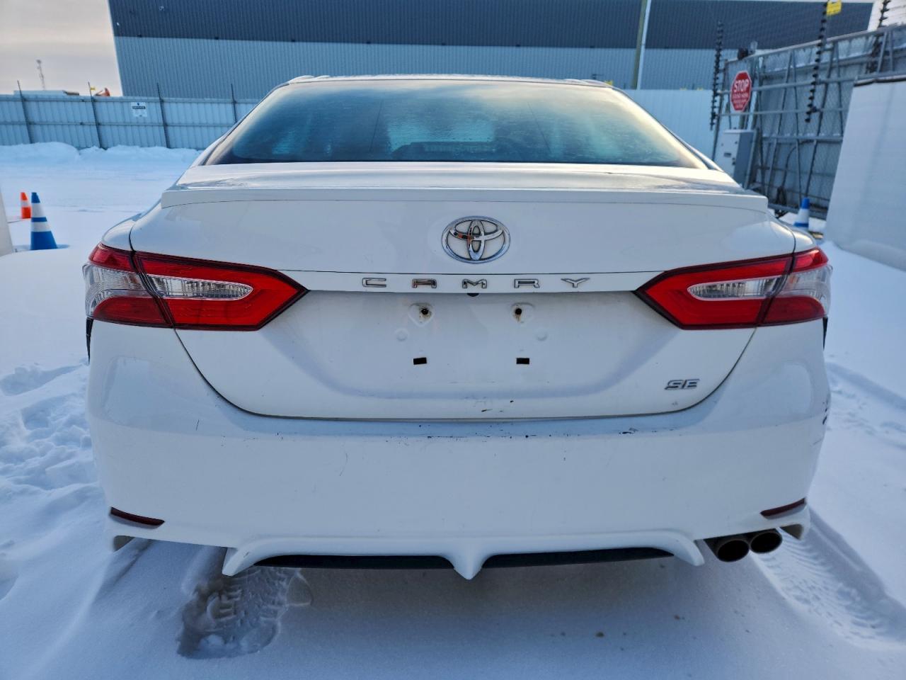 2019 TOYOTA CAMRY L photo 11