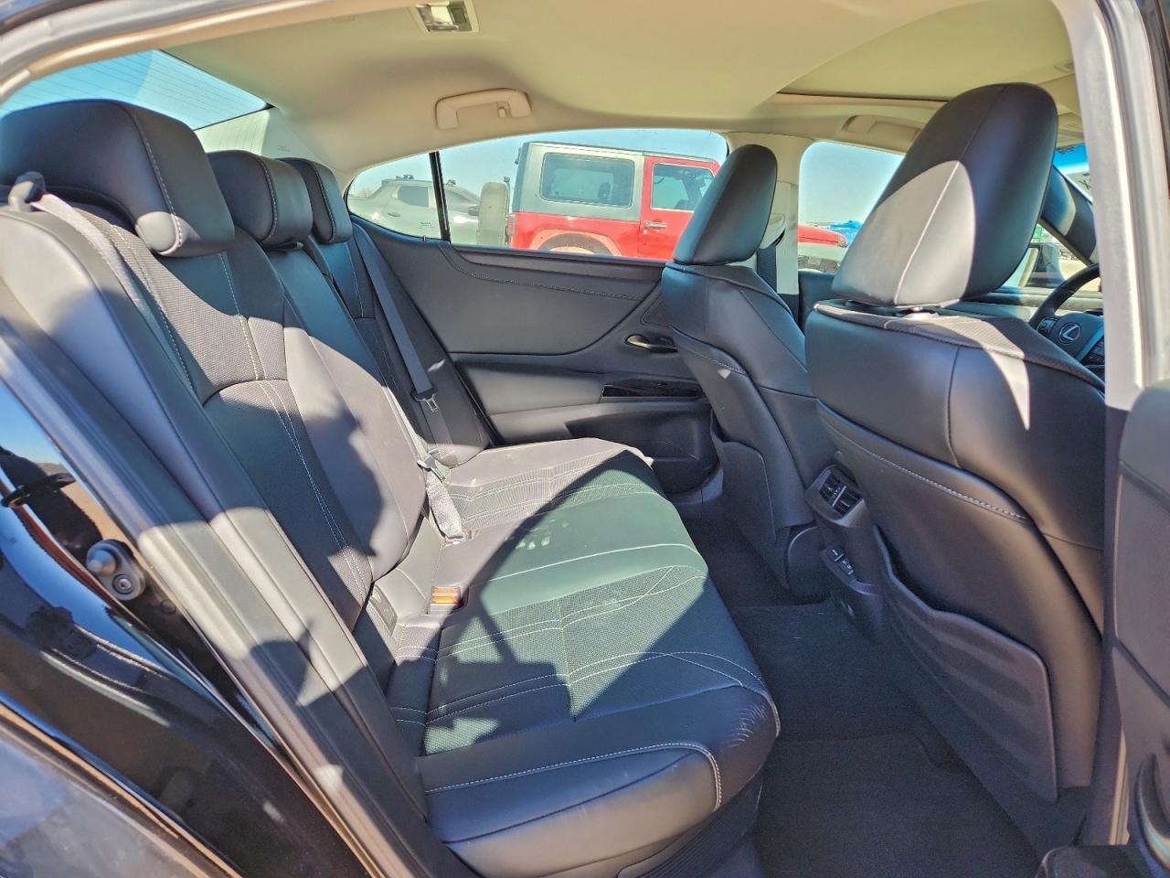 2024 LEXUS ES 300H BASE photo 19