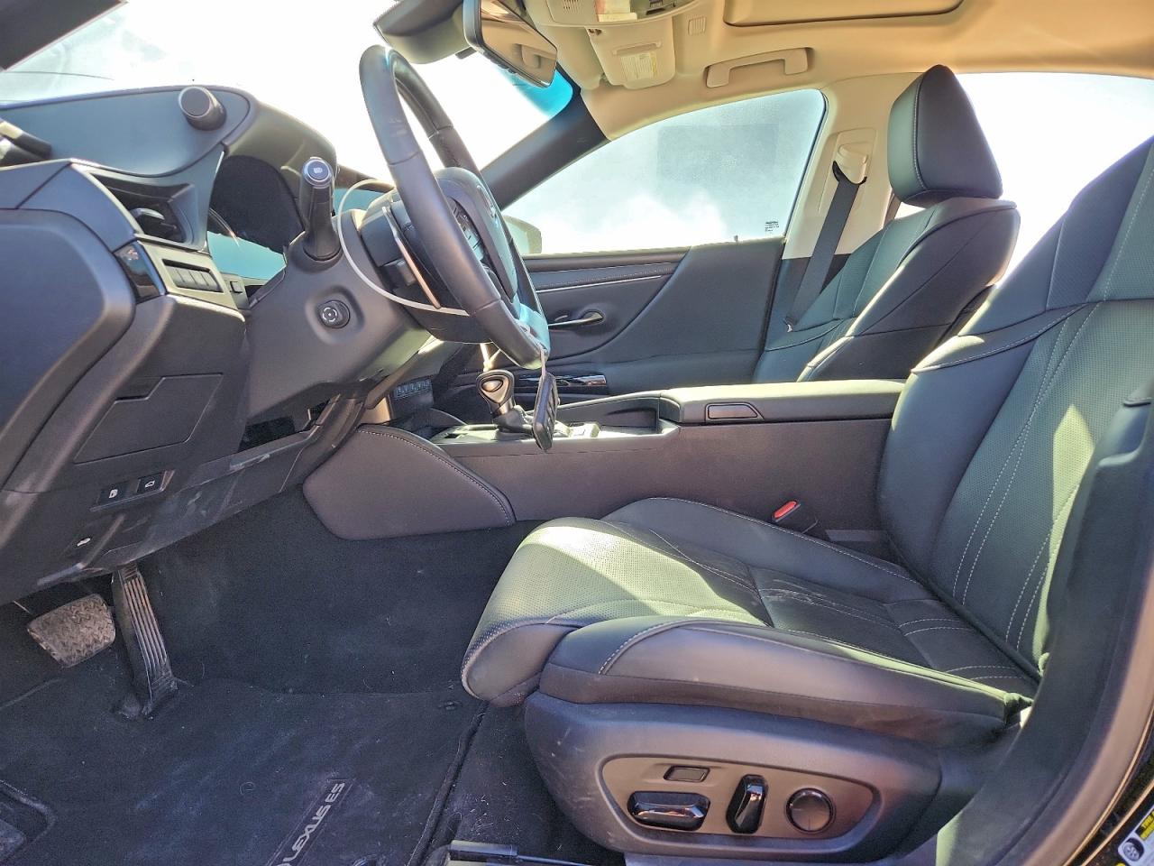 2024 LEXUS ES 300H BASE photo 13