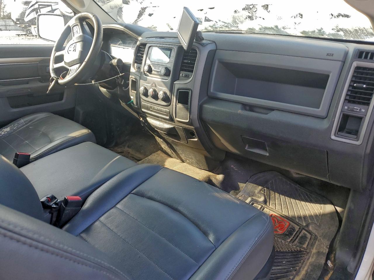2013 RAM 1500 ST photo 15