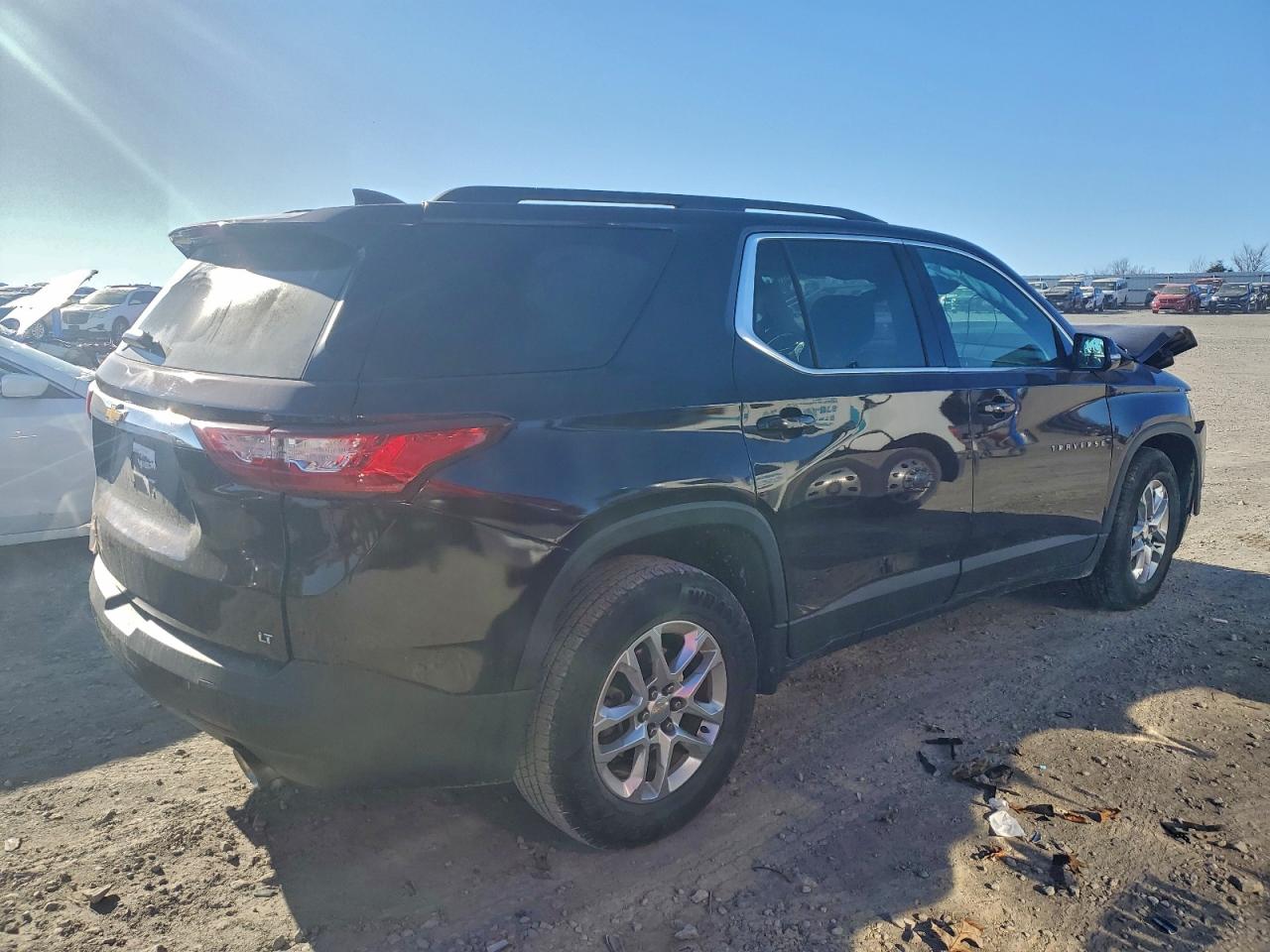 2020 CHEVROLET TRAVERSE LT photo 3