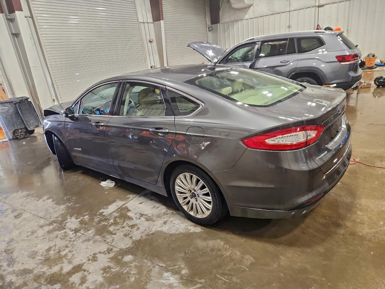 2015 FORD FUSION SE HYBRID photo 2
