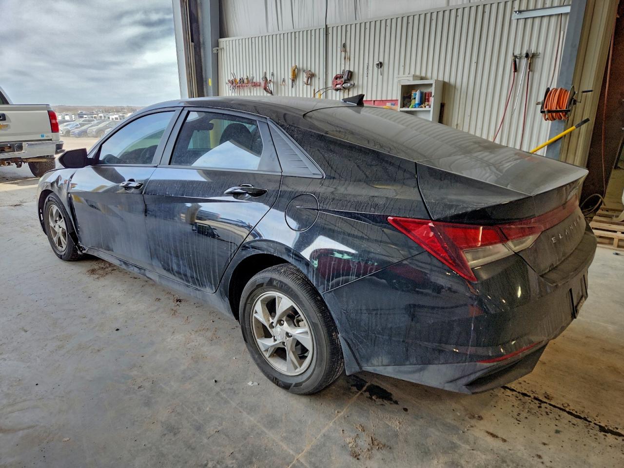 2023 HYUNDAI ELANTRA SE photo 2