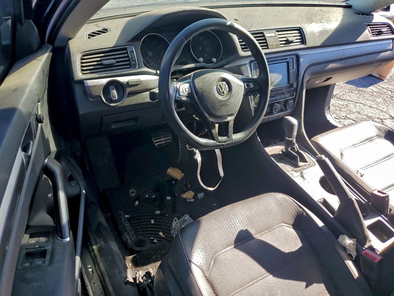 2018 VOLKSWAGEN PASSAT S photo 8