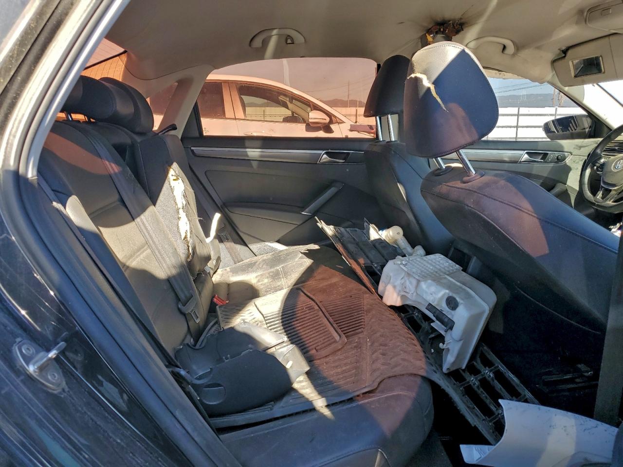 2018 VOLKSWAGEN PASSAT S photo 10