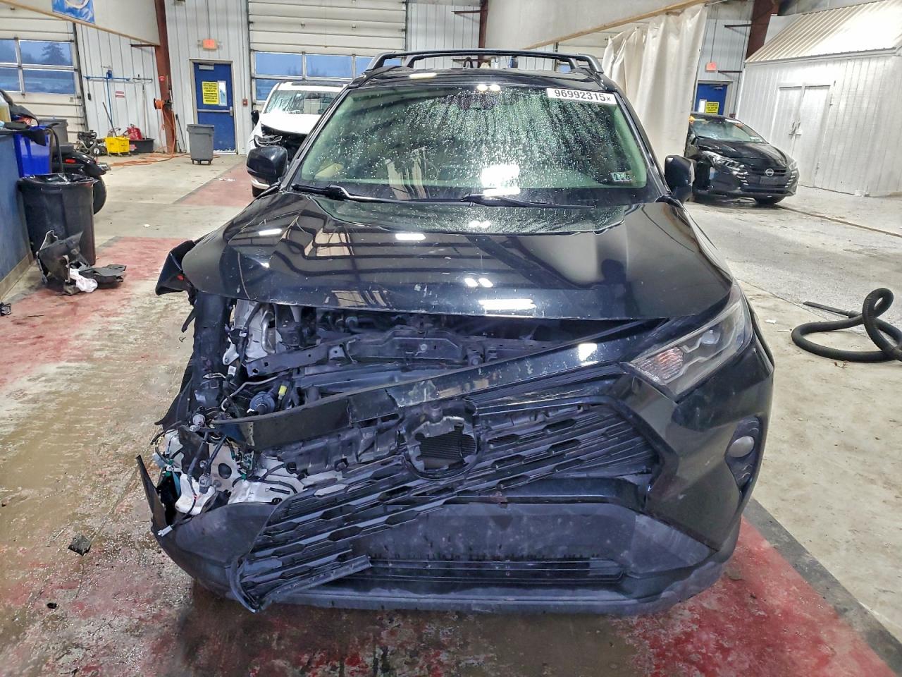 2021 TOYOTA RAV4 XLE photo 5