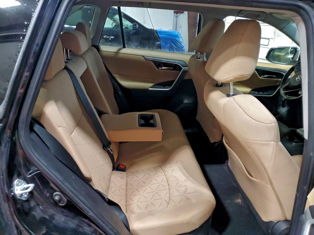 2021 TOYOTA RAV4 XLE photo 11