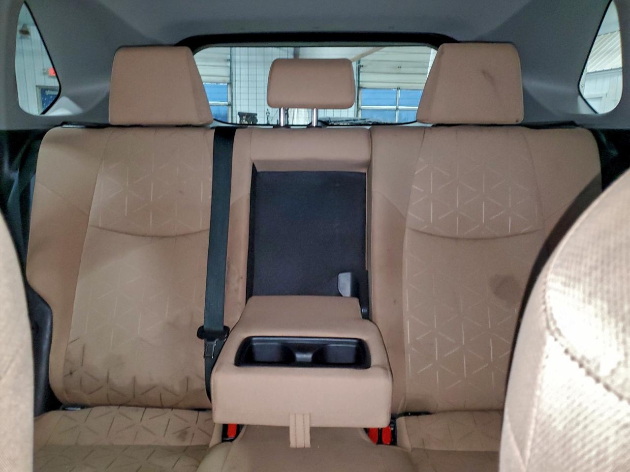 2021 TOYOTA RAV4 XLE photo 10
