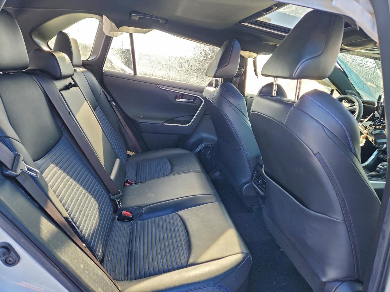 2019 TOYOTA RAV4 XSE photo 11