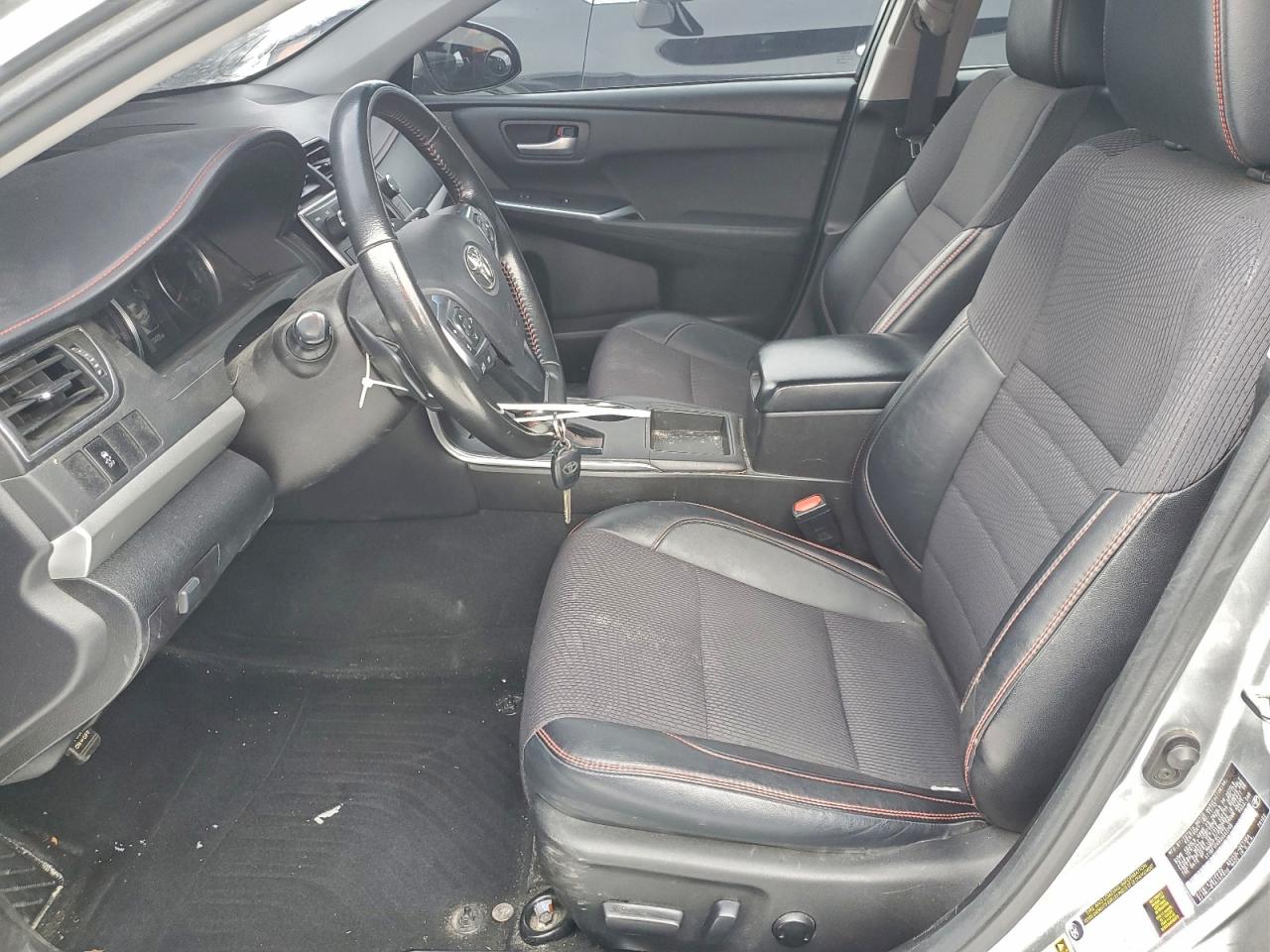 2016 TOYOTA CAMRY LE photo 13