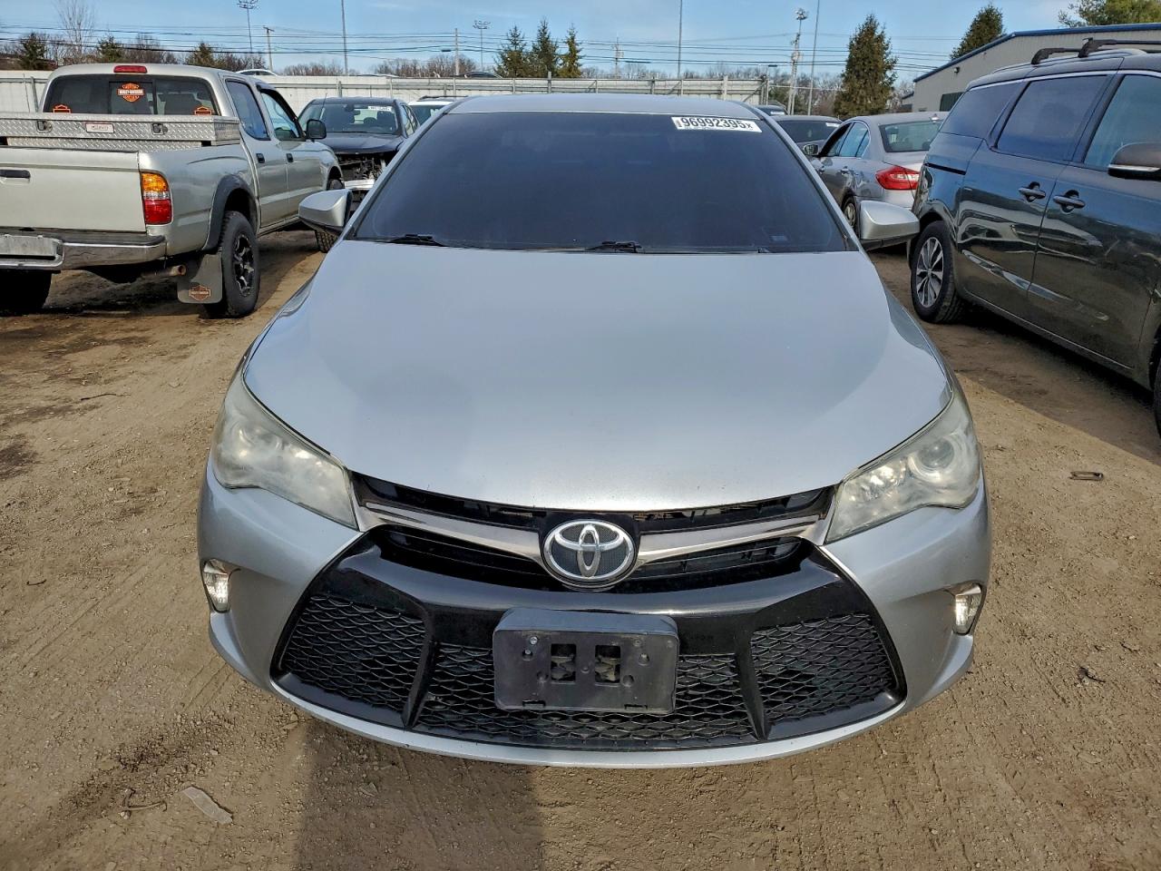2016 TOYOTA CAMRY LE photo 9