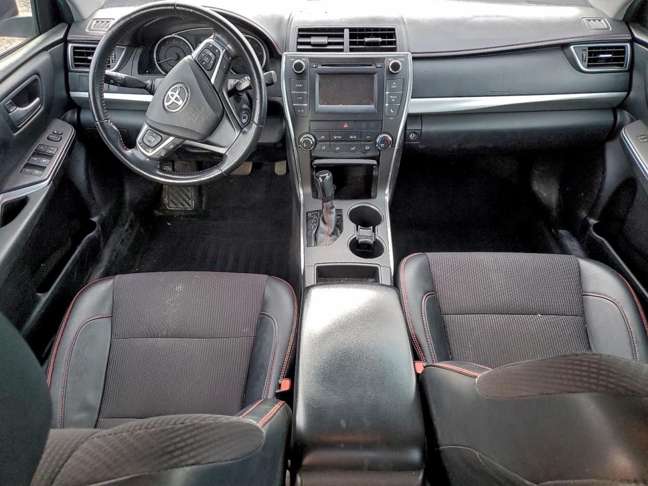 2016 TOYOTA CAMRY LE photo 15