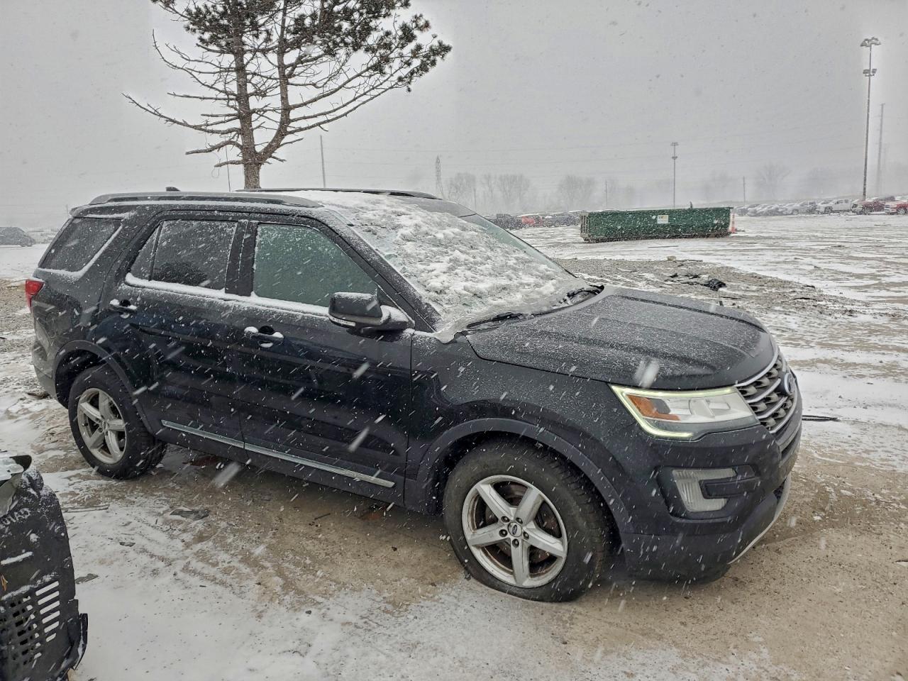 2016 FORD EXPLORER XLT photo 4