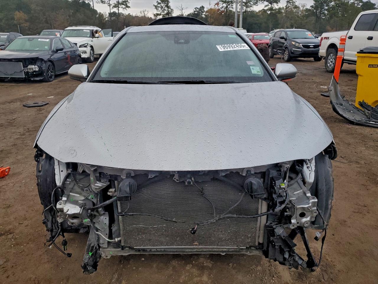 2021 TOYOTA CAMRY SE photo 5