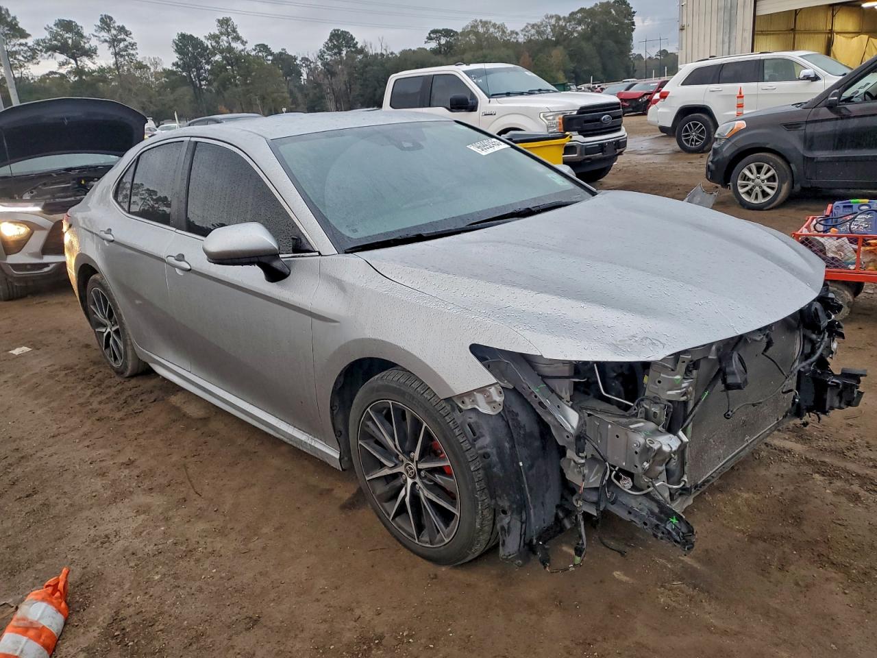 2021 TOYOTA CAMRY SE photo 4