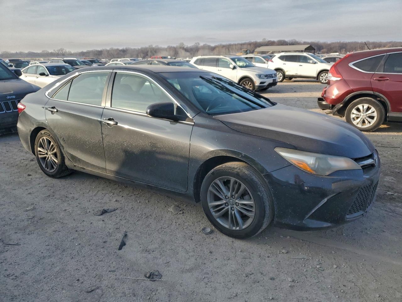 2017 TOYOTA CAMRY LE photo 4