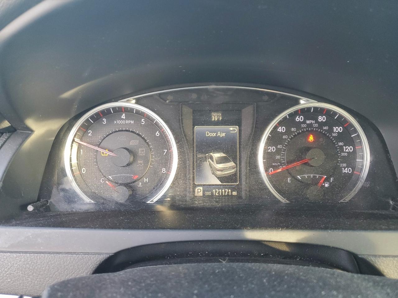 2017 TOYOTA CAMRY LE photo 9