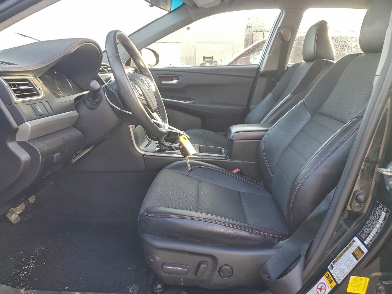 2017 TOYOTA CAMRY LE photo 7