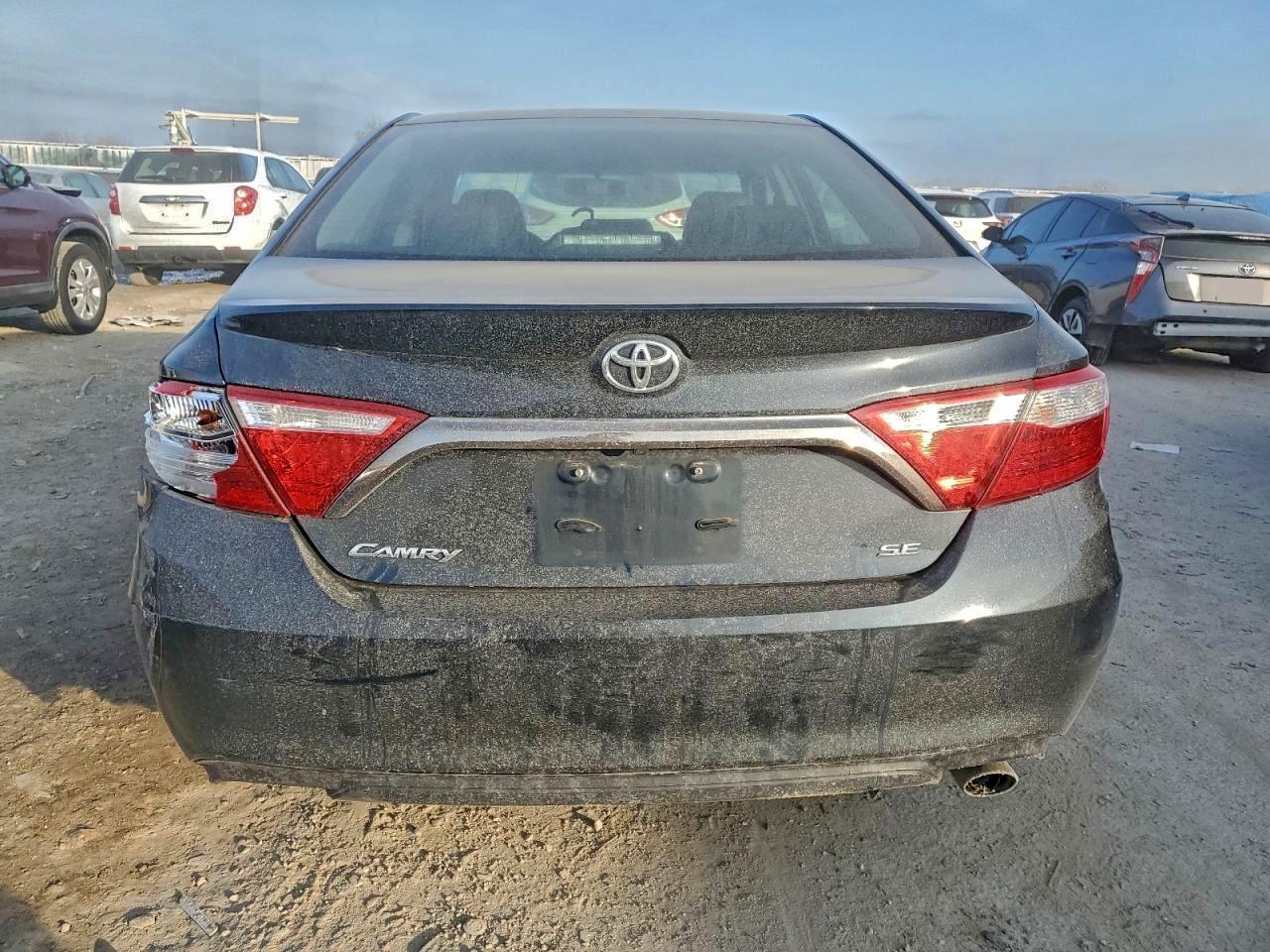 2017 TOYOTA CAMRY LE photo 6
