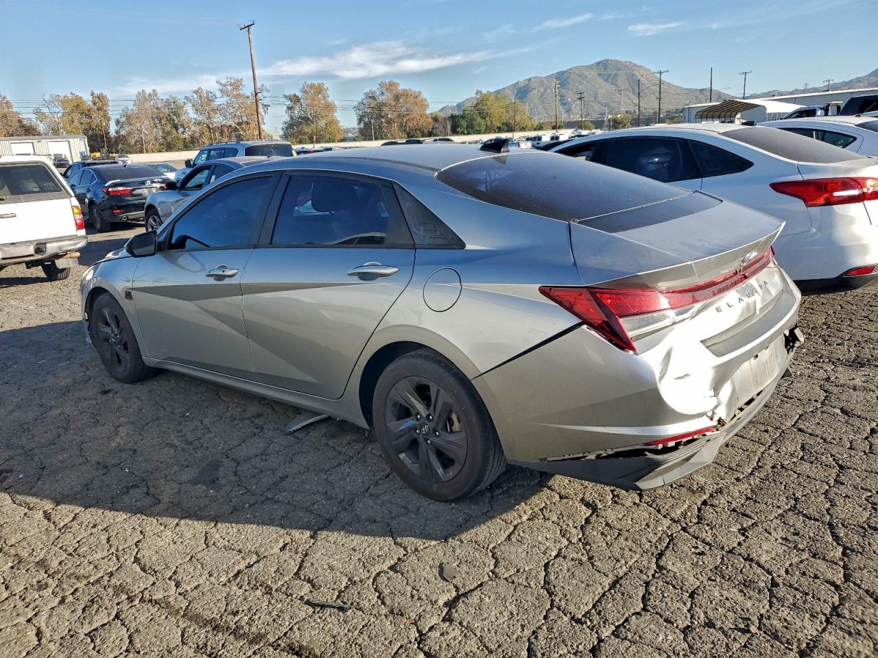 2021 HYUNDAI ELANTRA SEL photo 2
