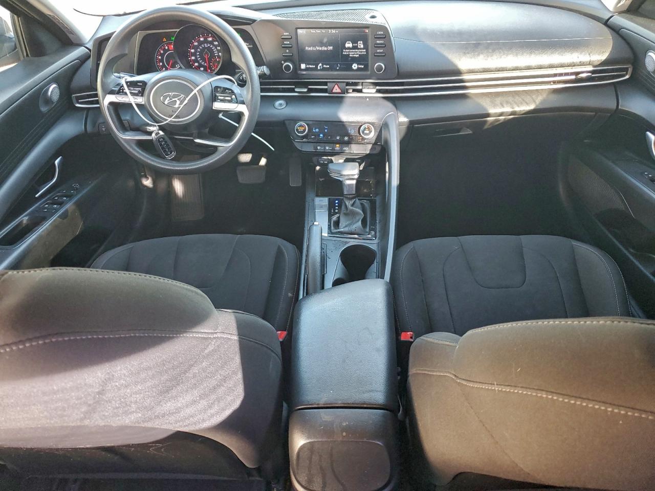 2021 HYUNDAI ELANTRA SEL photo 8
