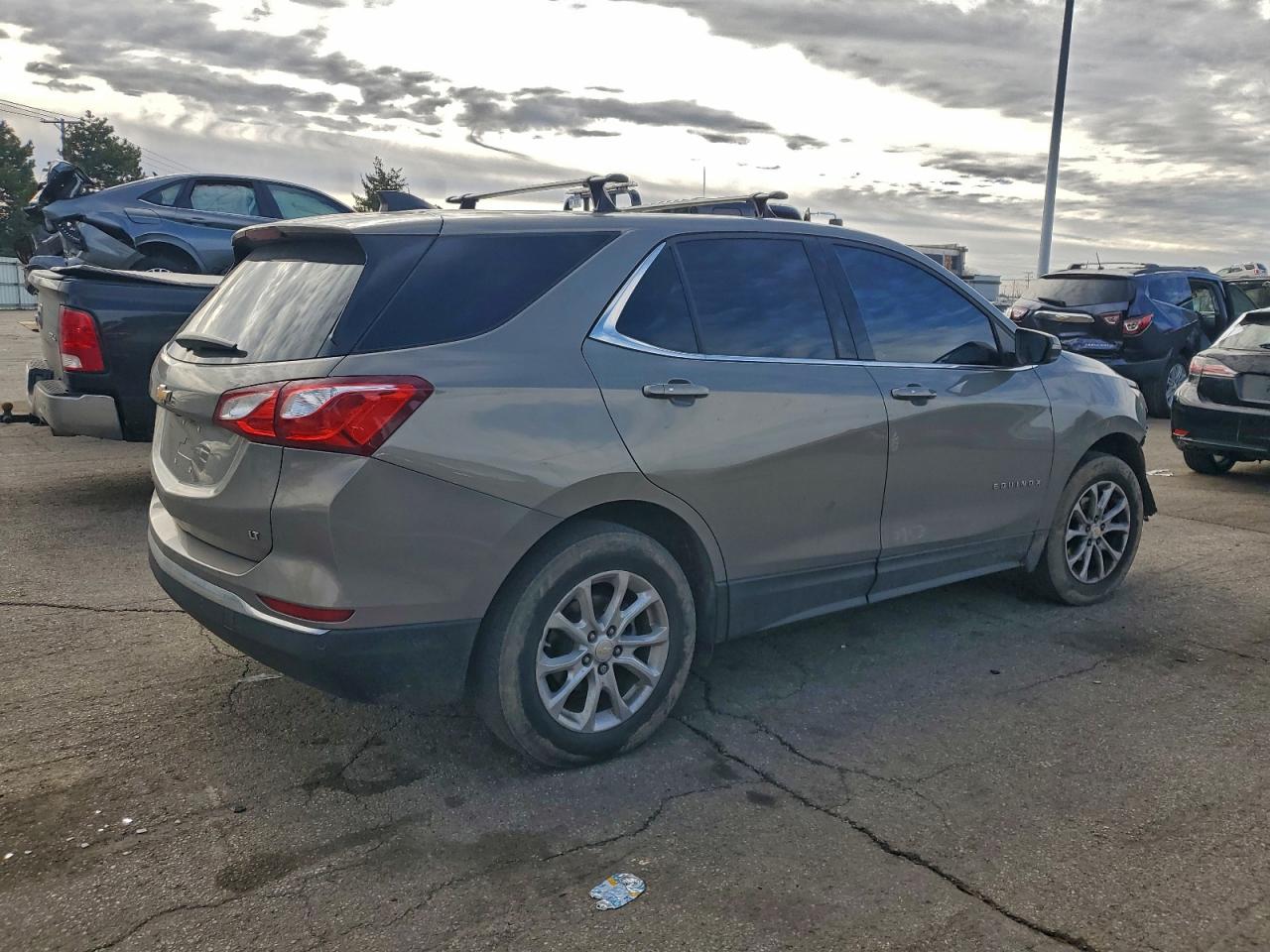 2018 CHEVROLET EQUINOX LT photo 3