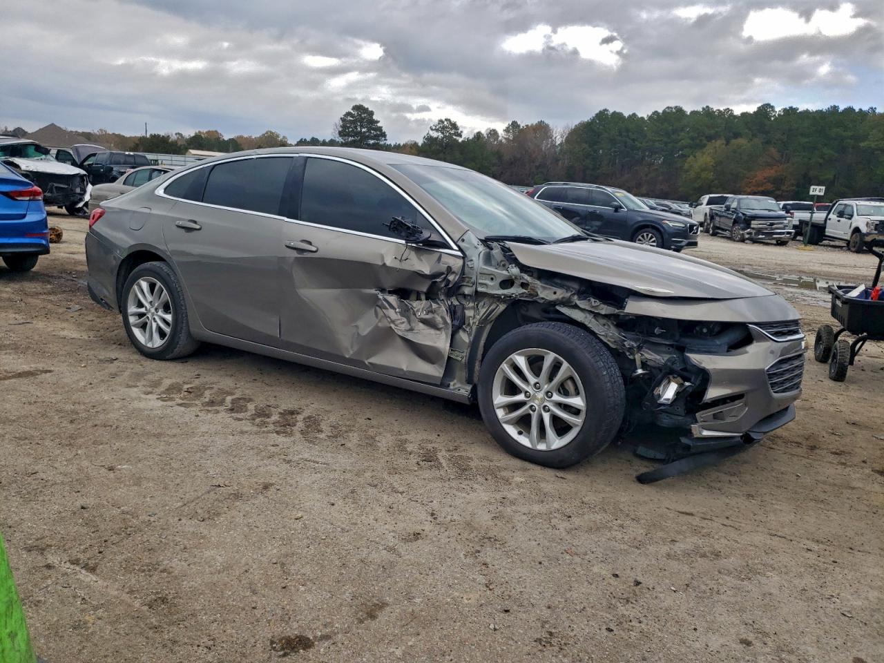 2018 CHEVROLET MALIBU LT photo 4