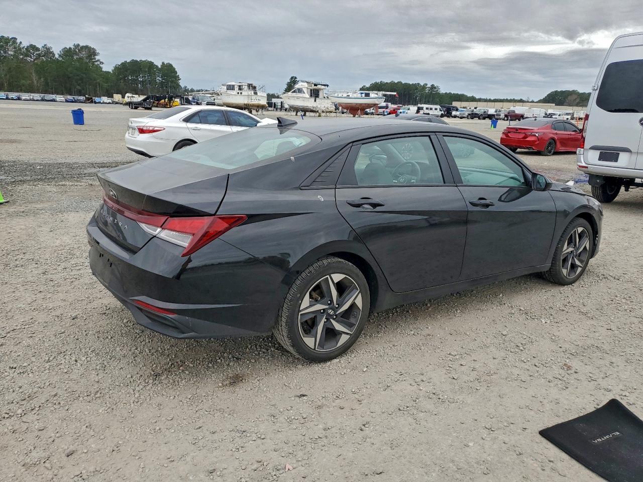 2023 HYUNDAI ELANTRA SEL photo 3