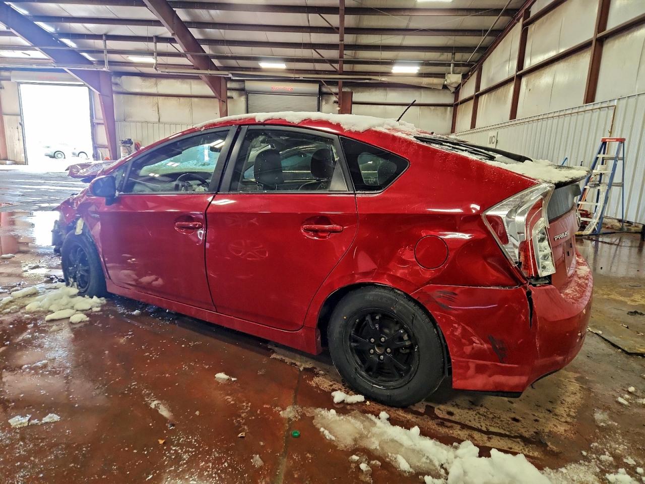2015 TOYOTA PRIUS photo 2