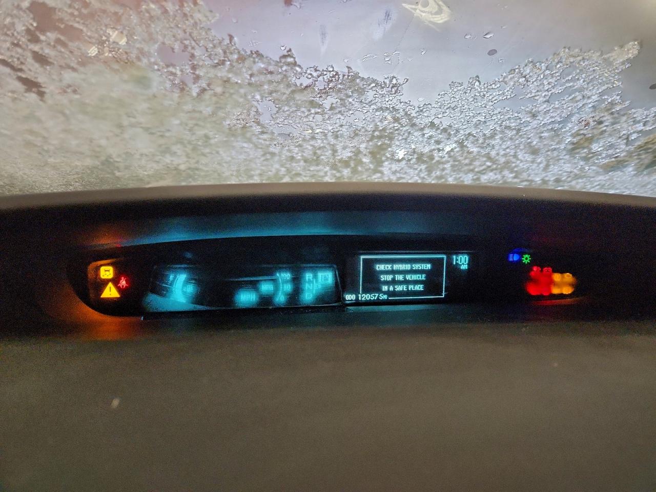 2015 TOYOTA PRIUS photo 9