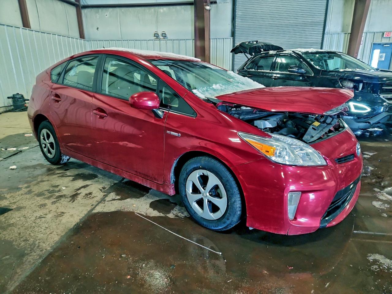 2015 TOYOTA PRIUS photo 4