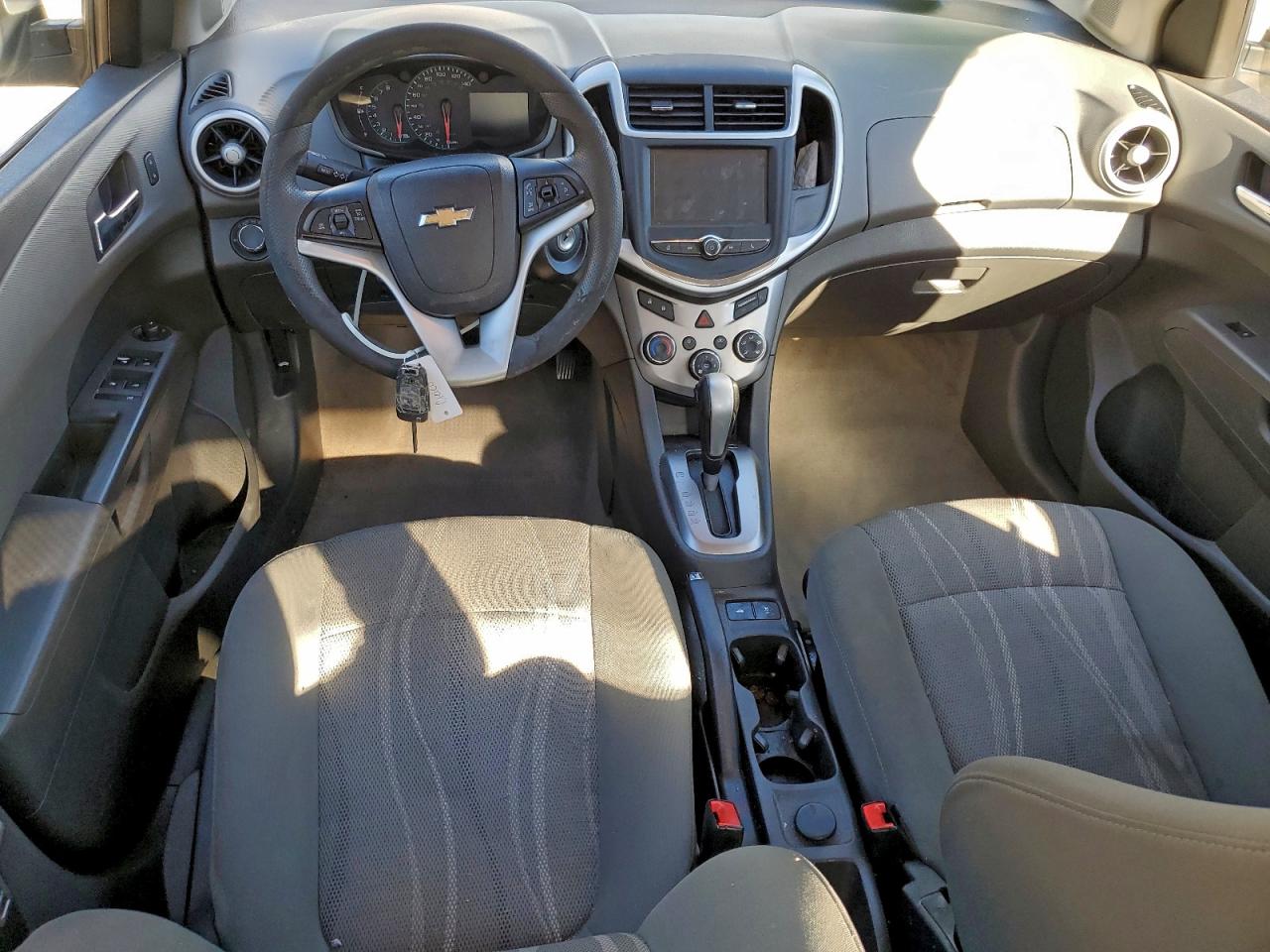 2017 CHEVROLET SONIC LT photo 8