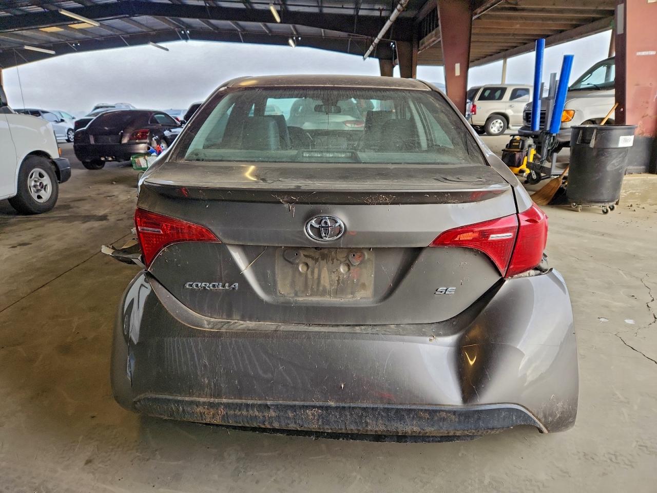2017 TOYOTA COROLLA L photo 6