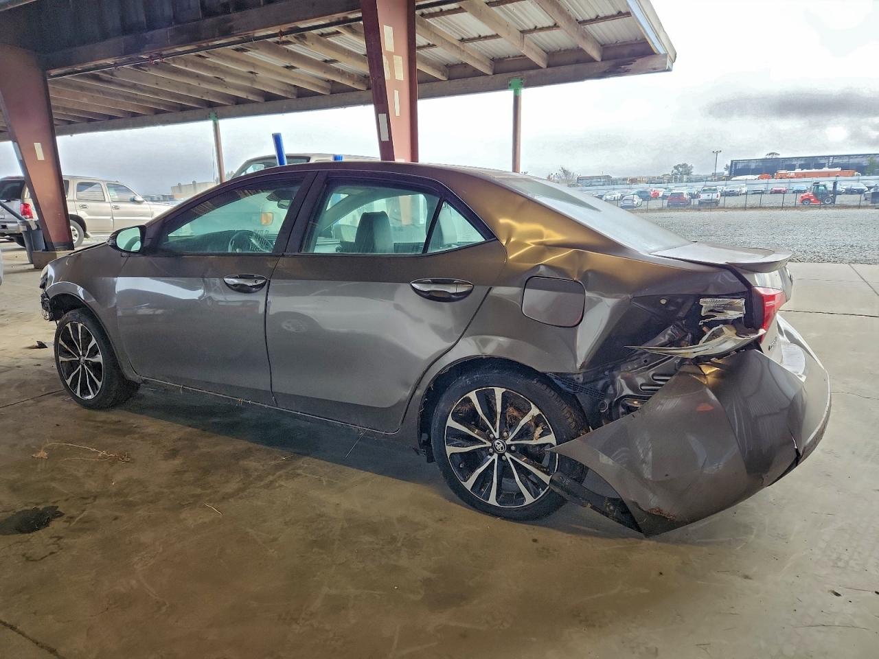 2017 TOYOTA COROLLA L photo 2