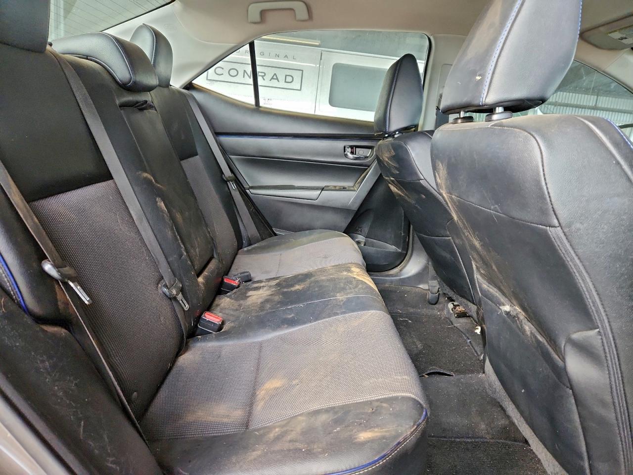 2017 TOYOTA COROLLA L photo 10