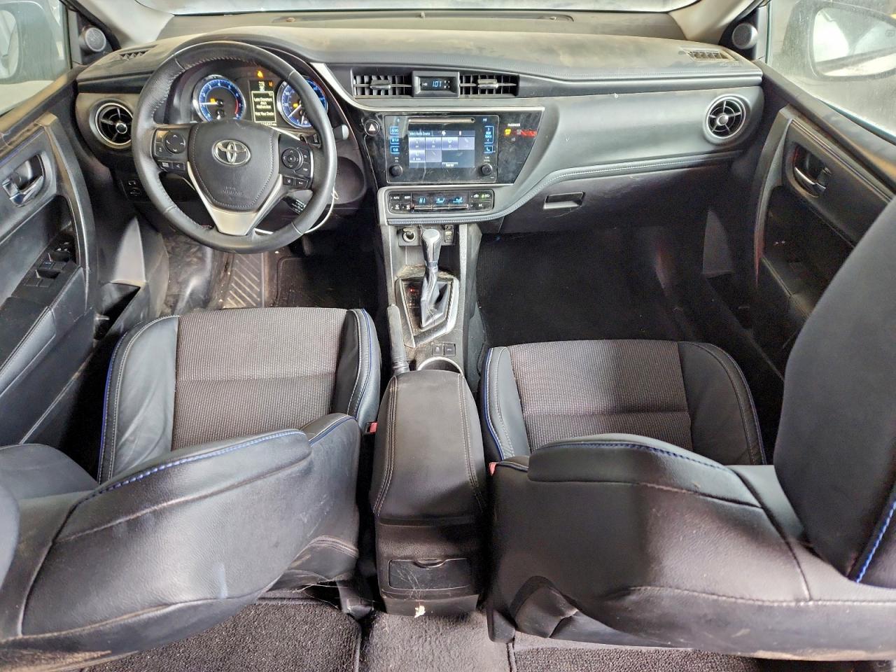 2017 TOYOTA COROLLA L photo 8