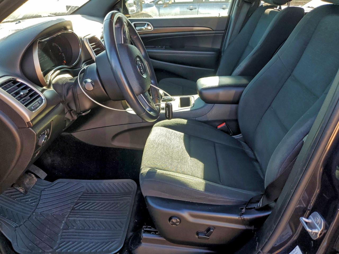 2015 JEEP GRAND CHEROKEE LAREDO photo 7