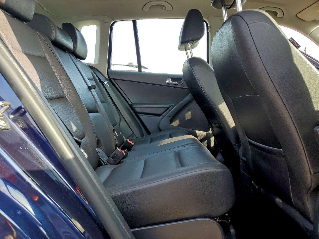 2016 VOLKSWAGEN TIGUAN S photo 10
