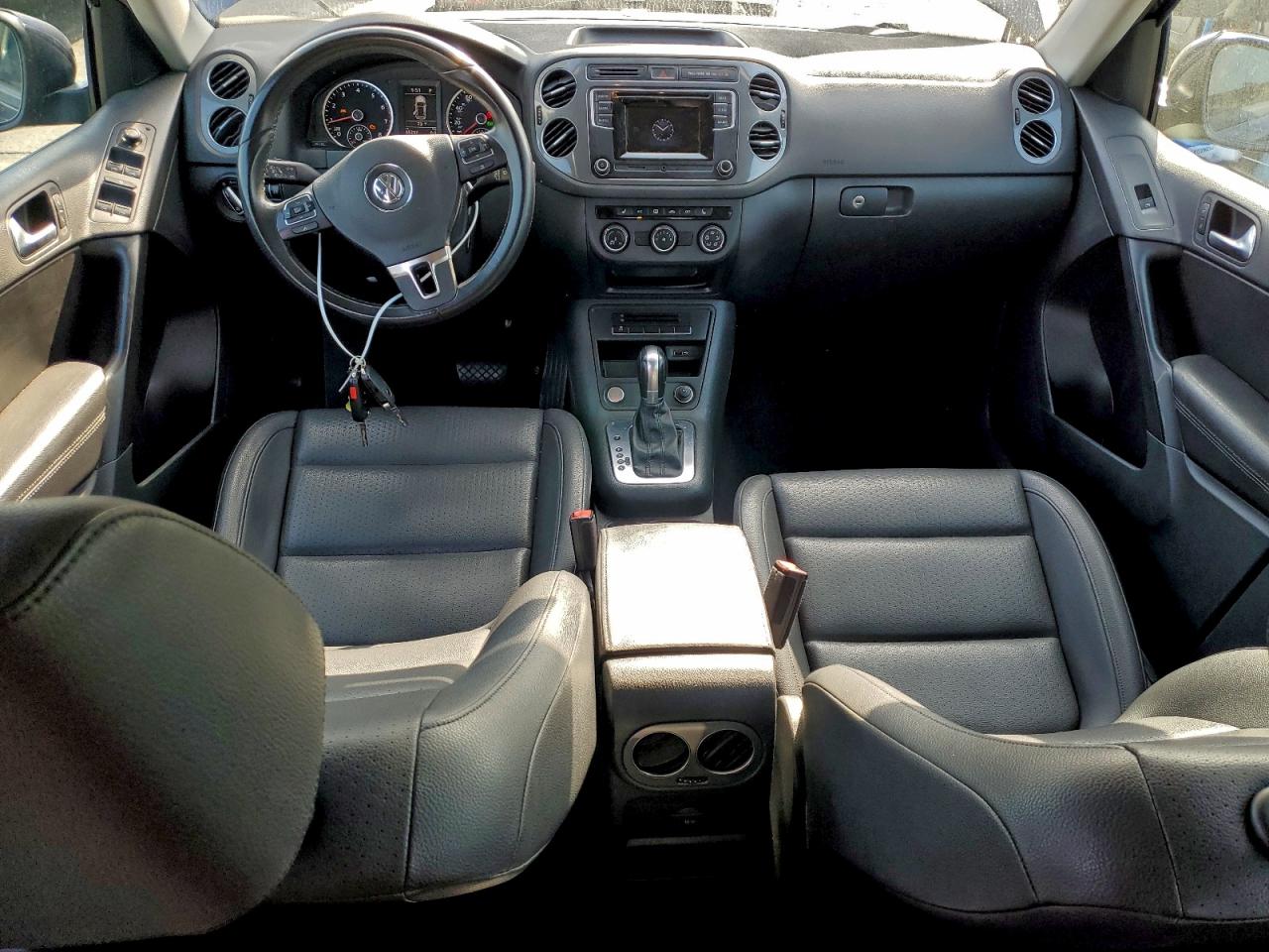 2016 VOLKSWAGEN TIGUAN S photo 8