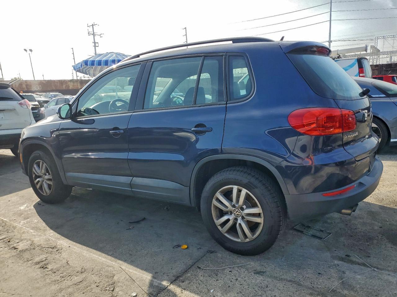 2016 VOLKSWAGEN TIGUAN S photo 2