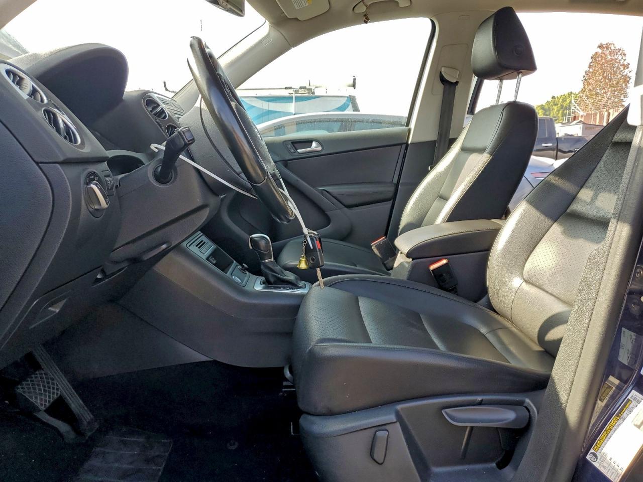 2016 VOLKSWAGEN TIGUAN S photo 7