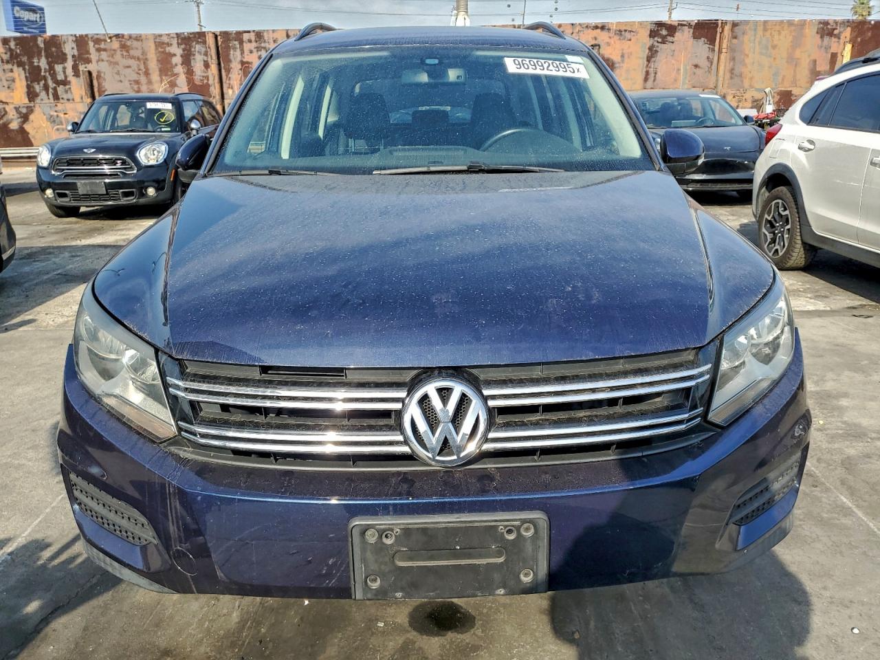 2016 VOLKSWAGEN TIGUAN S photo 5