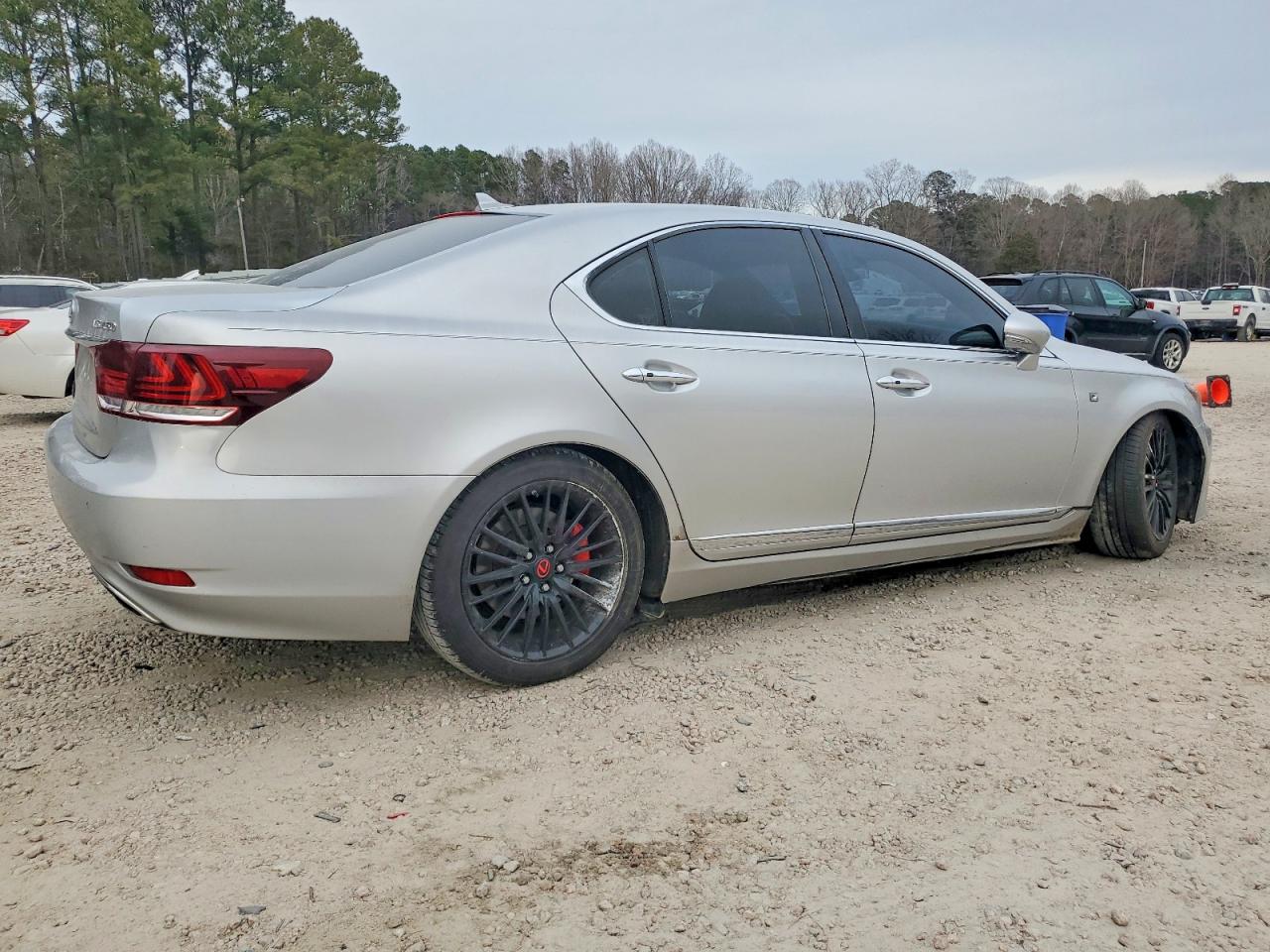 2013 LEXUS LS 460 photo 5