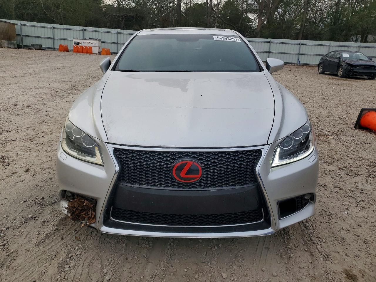 2013 LEXUS LS 460 photo 9