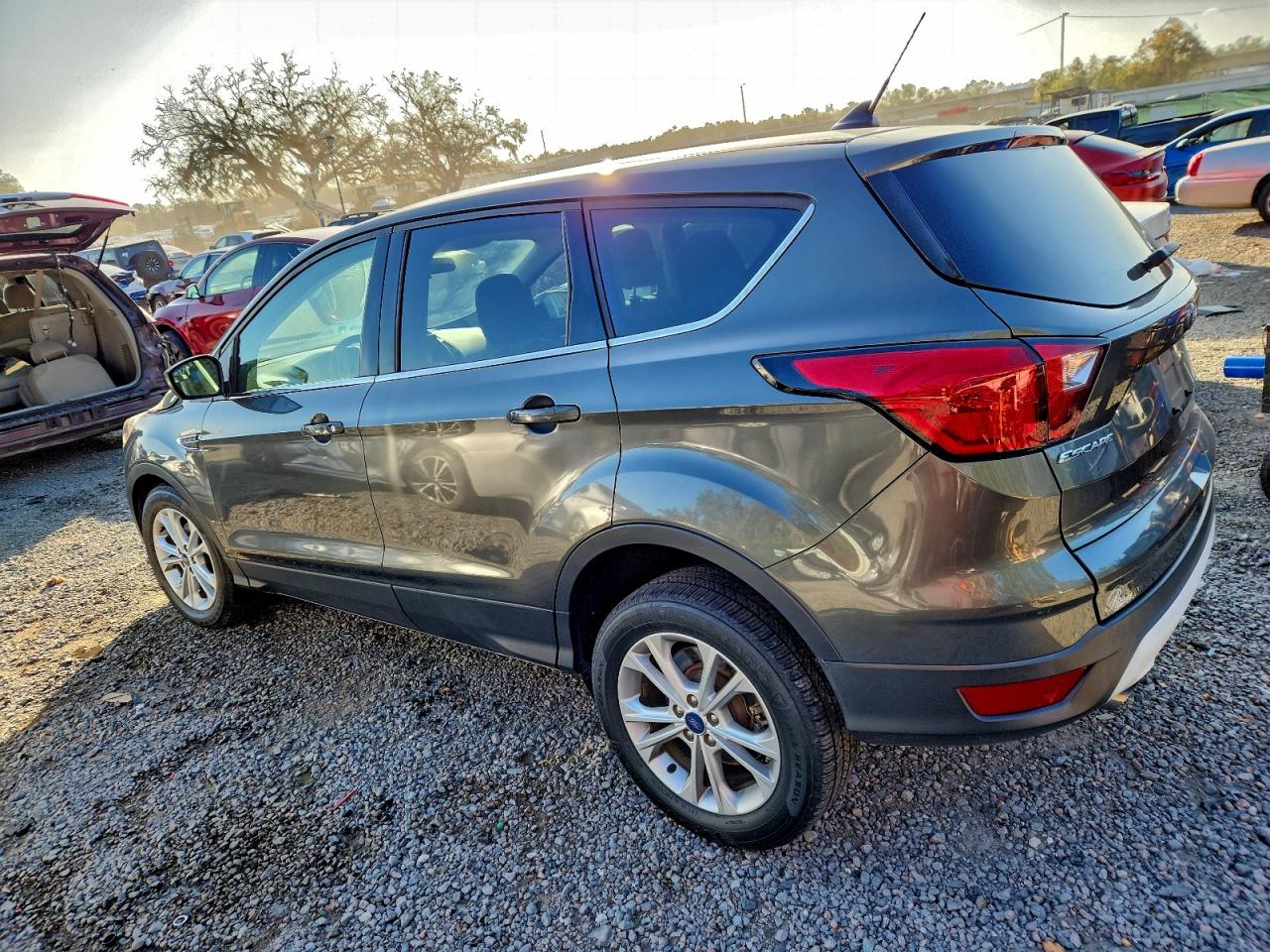 2019 FORD ESCAPE SE photo 5