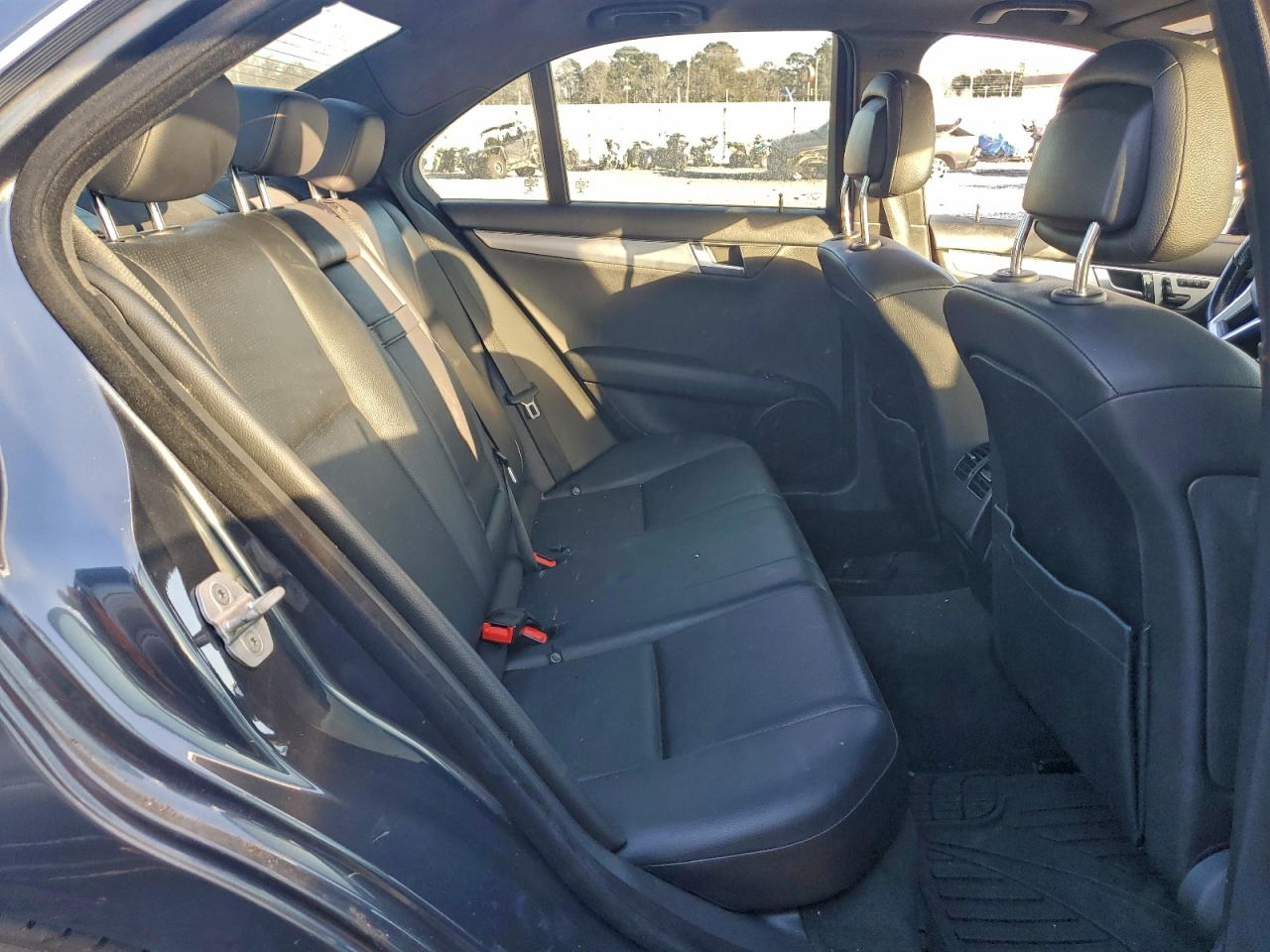 2014 MERCEDES-BENZ C 250 photo 19