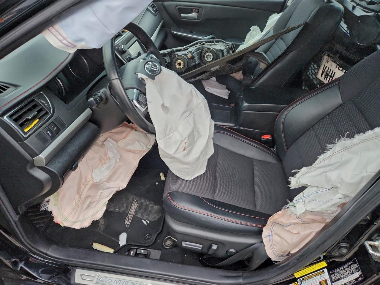 2016 TOYOTA CAMRY LE photo 7